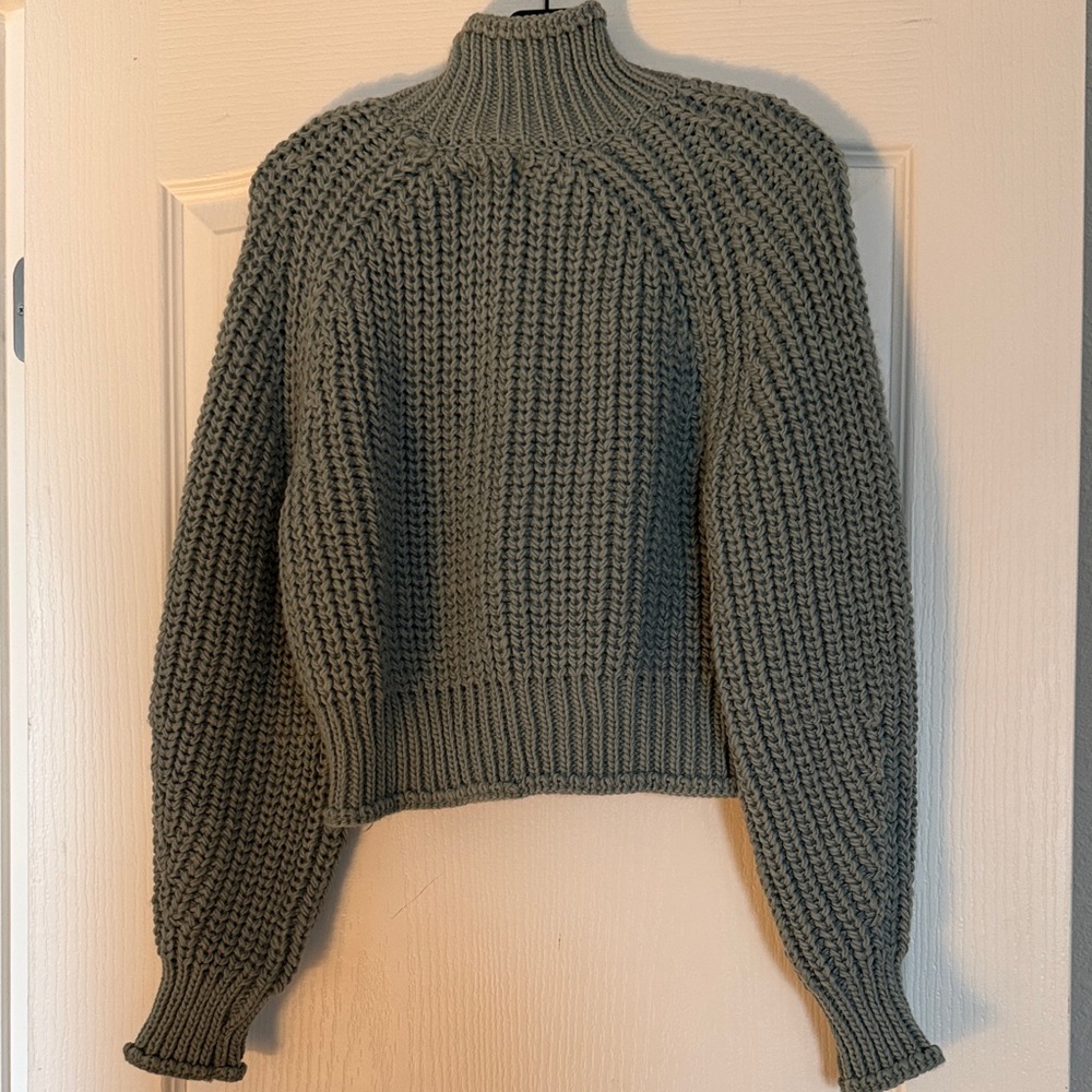 H&M Olive Turtleneck Sweater - Picture 4 of 4